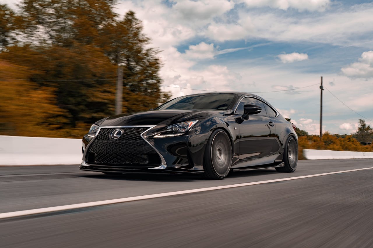 Lexus LS i zawieszenie airmatic – technologia komfortu, która wymaga fachowej opieki